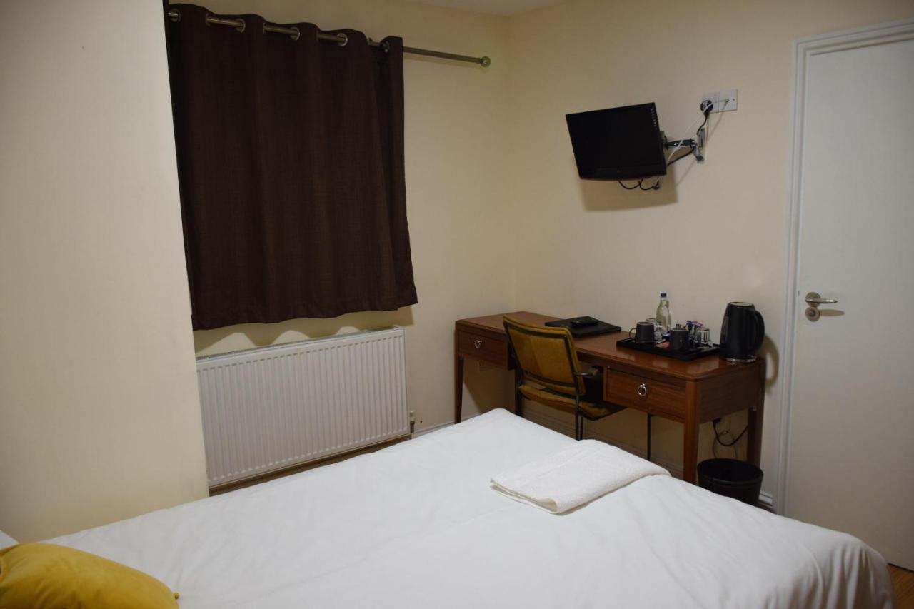 Bed and Breakfast The Bell And Bottle Maidenhead Exteriér fotografie